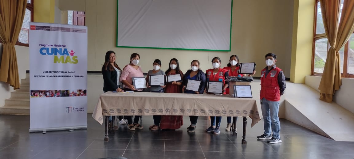 Reconocimiento a comités de gestión y consejos de vigilancia PASCO CUNA MAS