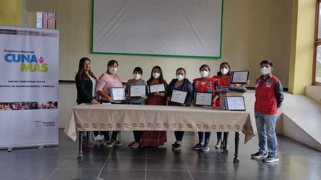 Reconocimiento a comités de gestión y consejos de vigilancia PASCO CUNA MAS 