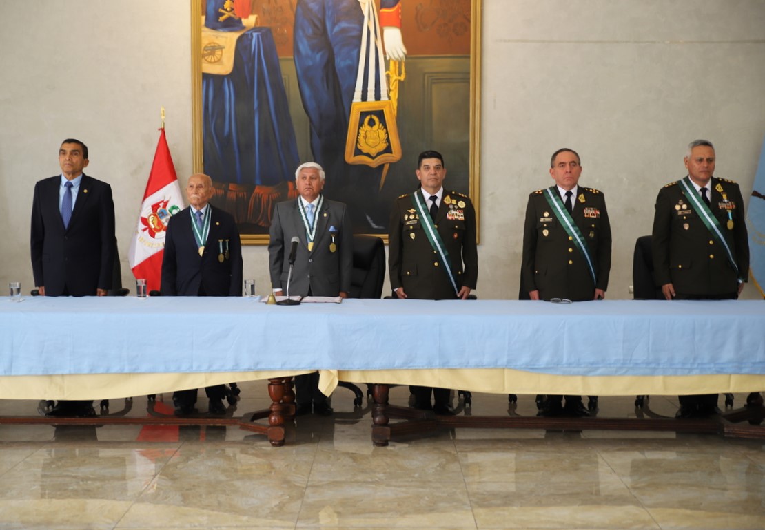 Otorgan condecoración “Victoria de Tarapacá” en el Grado de “Gran Legionario de Honor” al Jefe del Comando Conjunto de las Fuerzas Armadas