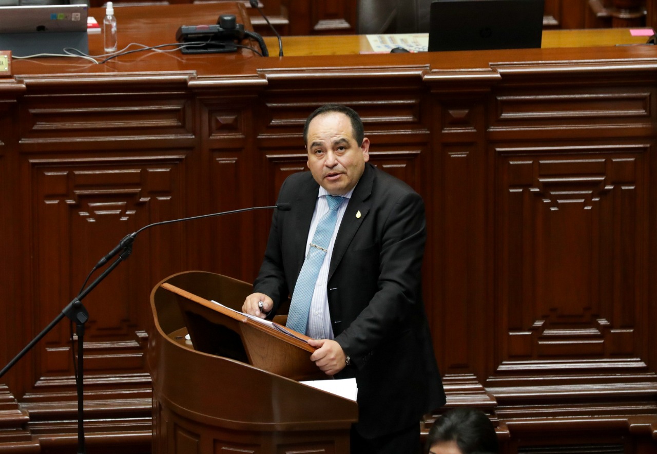 Ministro César Paniagua sustentando presupuesto. Foto: Presidencia del Consejo de Ministros