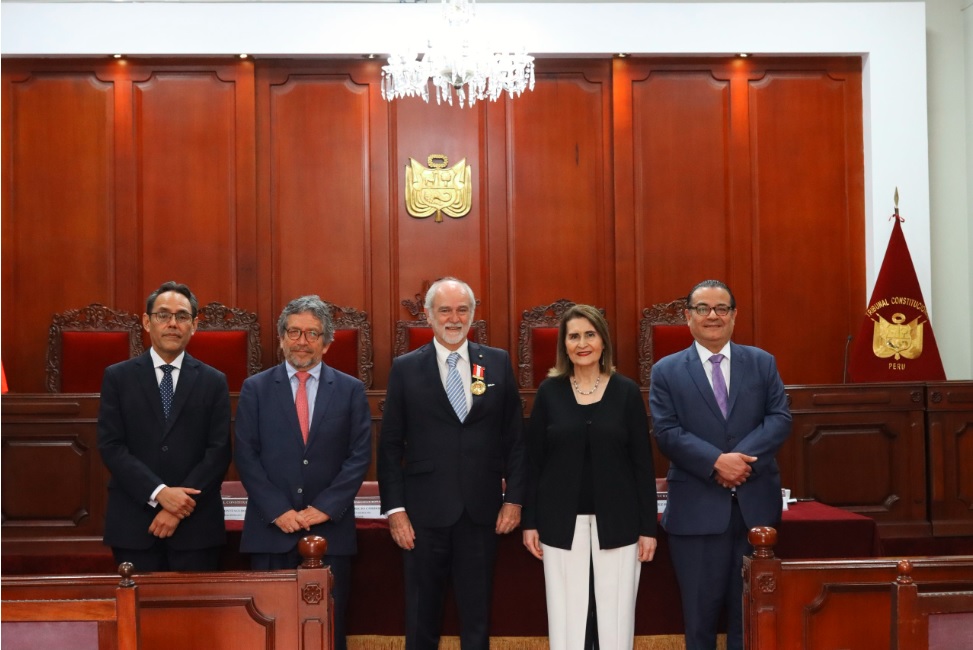 Medalla de Honor al jurista argentino Marcos Mauricio Córdoba