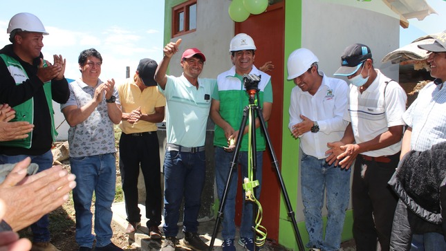 Ahora 230 familias del caserío de Ogosgón Paucamonte ya cuentan con su sistema de agua potable totalmente nuevo, además de su sistema de saneamiento implementado con sanitarios, lavatorios y duchas para cuidar de la salud de todos. ¡Seguimos trabajando hasta el final! 💪 ¡Arriba Condebamba! ¡Siempre contigo!