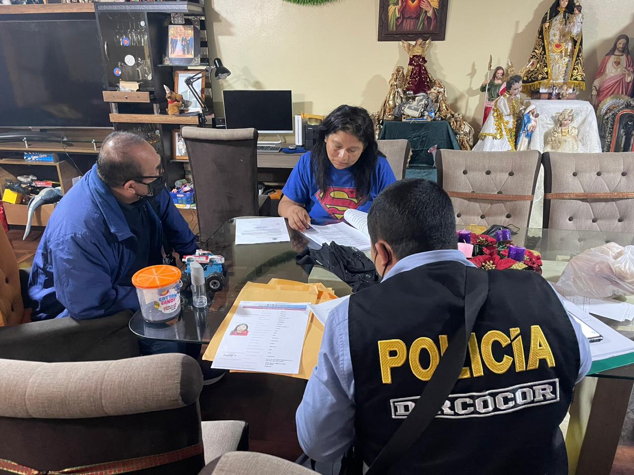 Las fuerzas del orden capturaron a siete integrantes de dicha red delictiva, incluido el alcalde distrital de San Isidro, Augusto Cáceres.