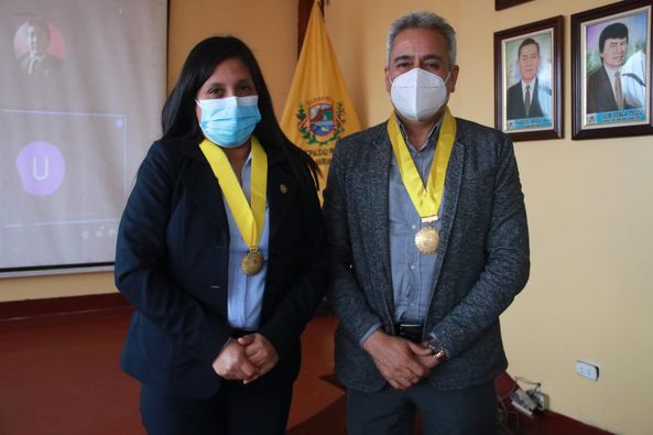 Alcalde toma juramento a los regidores accesitarios
