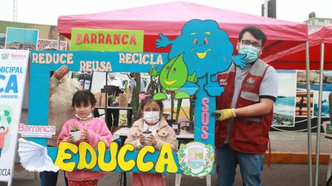Subgerencia de Salud y Medio Ambiente realizando la I Campaña Eco Canje