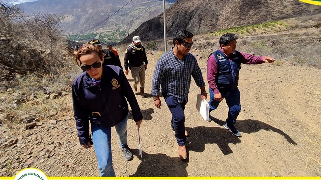 Alcalde y fiscal en materia ambiental inspeccionan a la minera Mavegra, situada en el caserío de Huancarap.