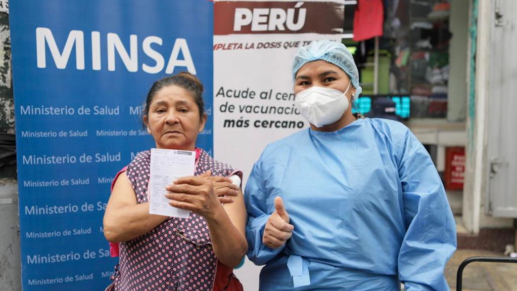 Minsa realizó barrido de vacunación contra la covid-19 en Gamarra 