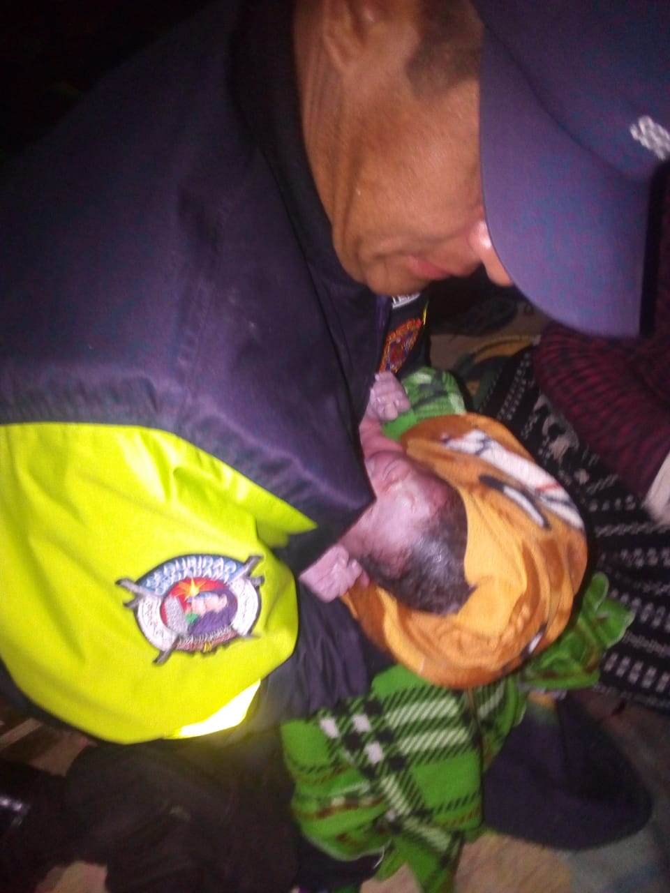Efectivo de Serenazgo atiende oportunamente en emergencia de parto a madre chachapoyana