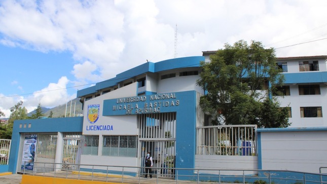 Frontis de la Universidad Nacional Micaela Bastidas de Apurímac.
