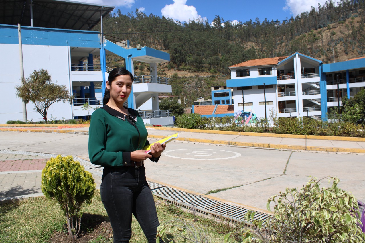 Estudiante de la Universidad Nacional Micaela Bastidas de Apurímac.