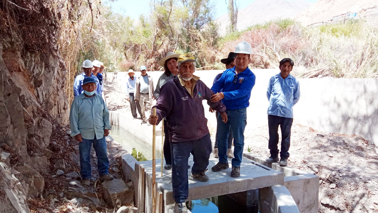 Alcalde inspeccionó trabajos en canal Ulala