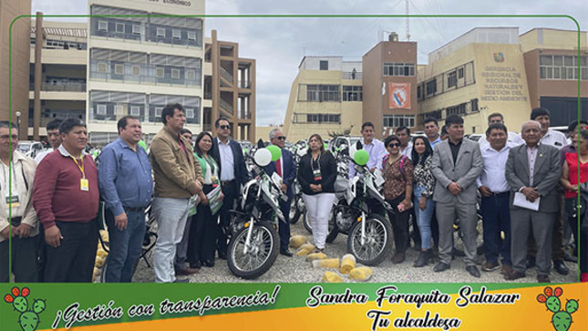 uestro distrito de Santo Domingo de los Olleros suma a su flota vehicular una moto y una camioneta