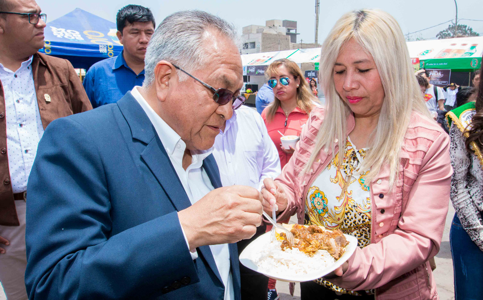 GOBERNADOR ANUNCIA FERIA REGIONAL TRAS APADRINAR EVENTO GASTRONÓMICO EN HUARAL