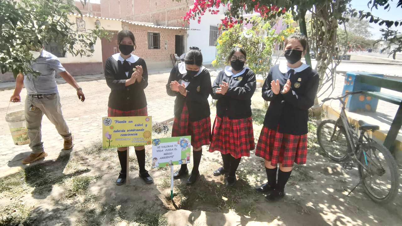 Colegio de Ferreñafe se suma al cuidado del medio ambiente.