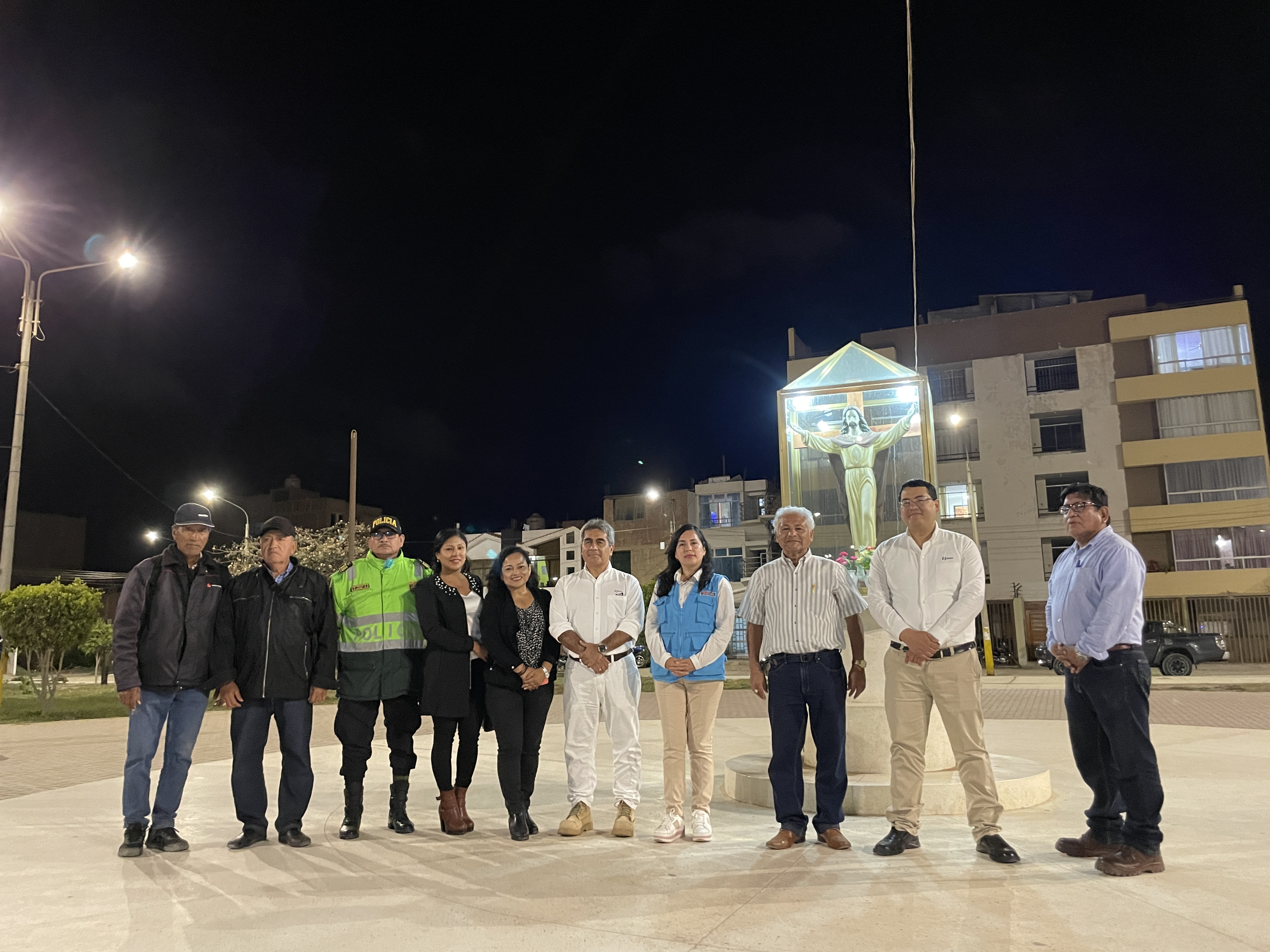 Presidente del directorio del Grupo Distriluz, Arturo Vásquez, también participó de la siembra de plantones en la zona