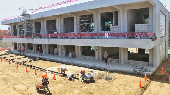Autoridad para la Reconstrucción con Cambios monitorea avance de obras en colegios de Catacaos que beneficiarán a 1,900 alumnos