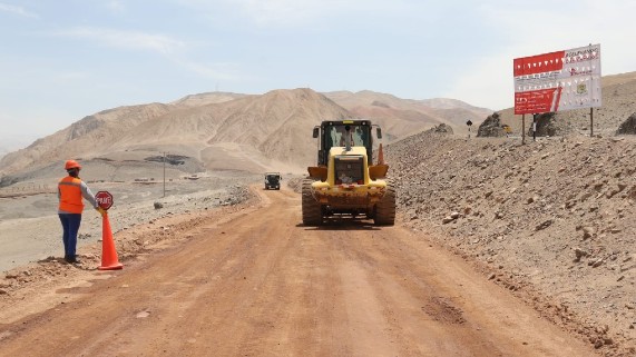 Autoridad para la Reconstrucción con Cambios inició obras en camino vecinal con una inversión de S/ 10 millones en Arequipa
