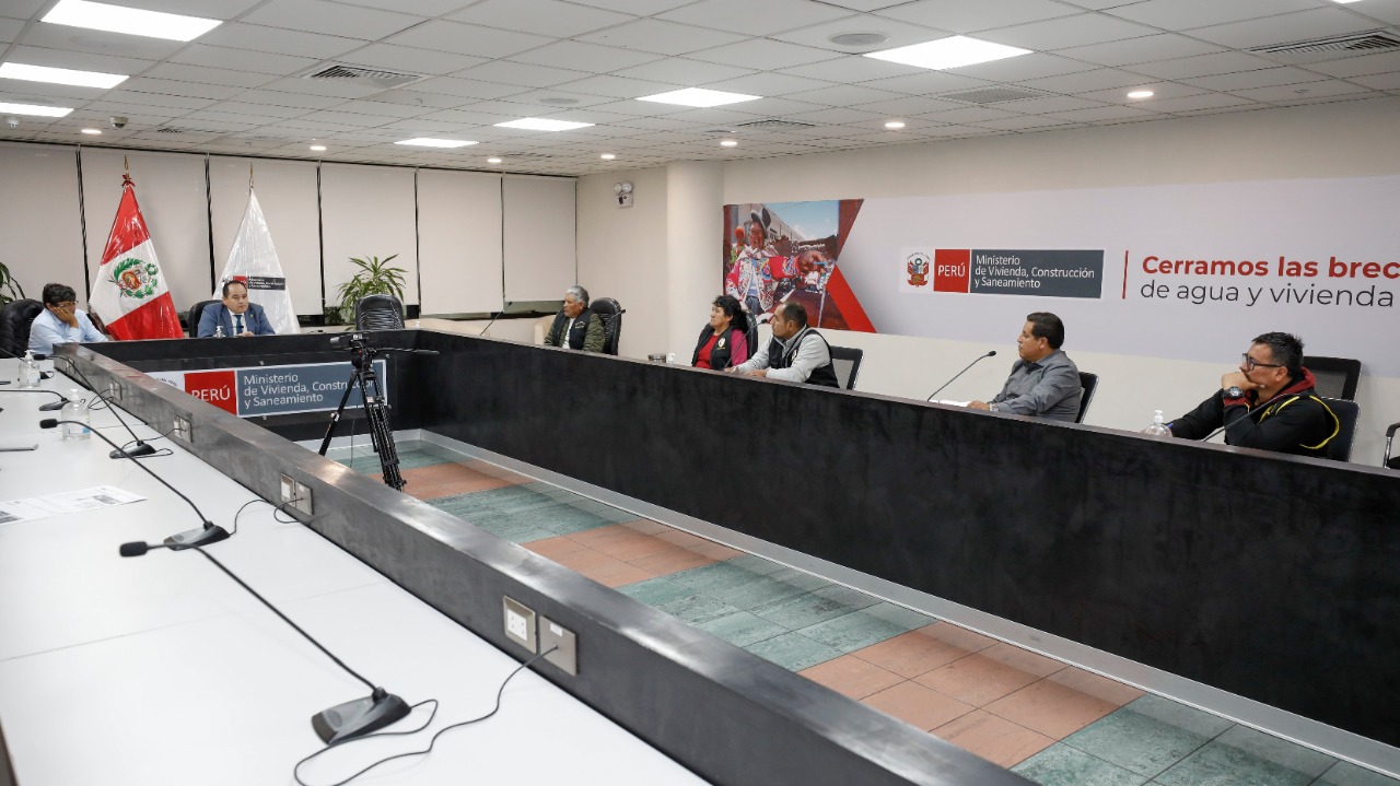 El ministro César Paniagua se reunió con alcalde y dirigentes de las rondas campesinas de Cochorcos.