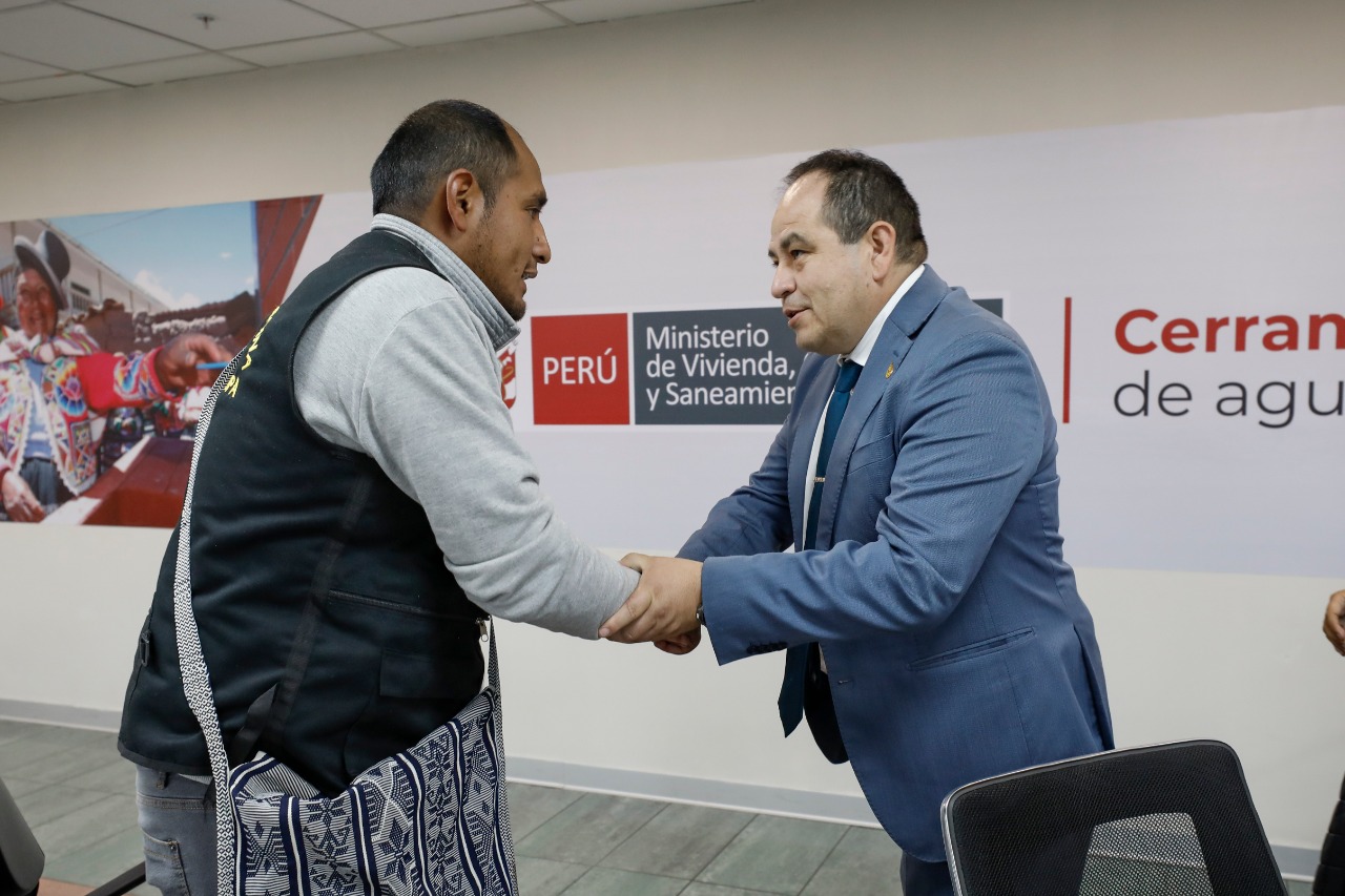 El ministro César Paniagua se reunió con alcalde y dirigentes de las rondas campesinas de Cochorcos.