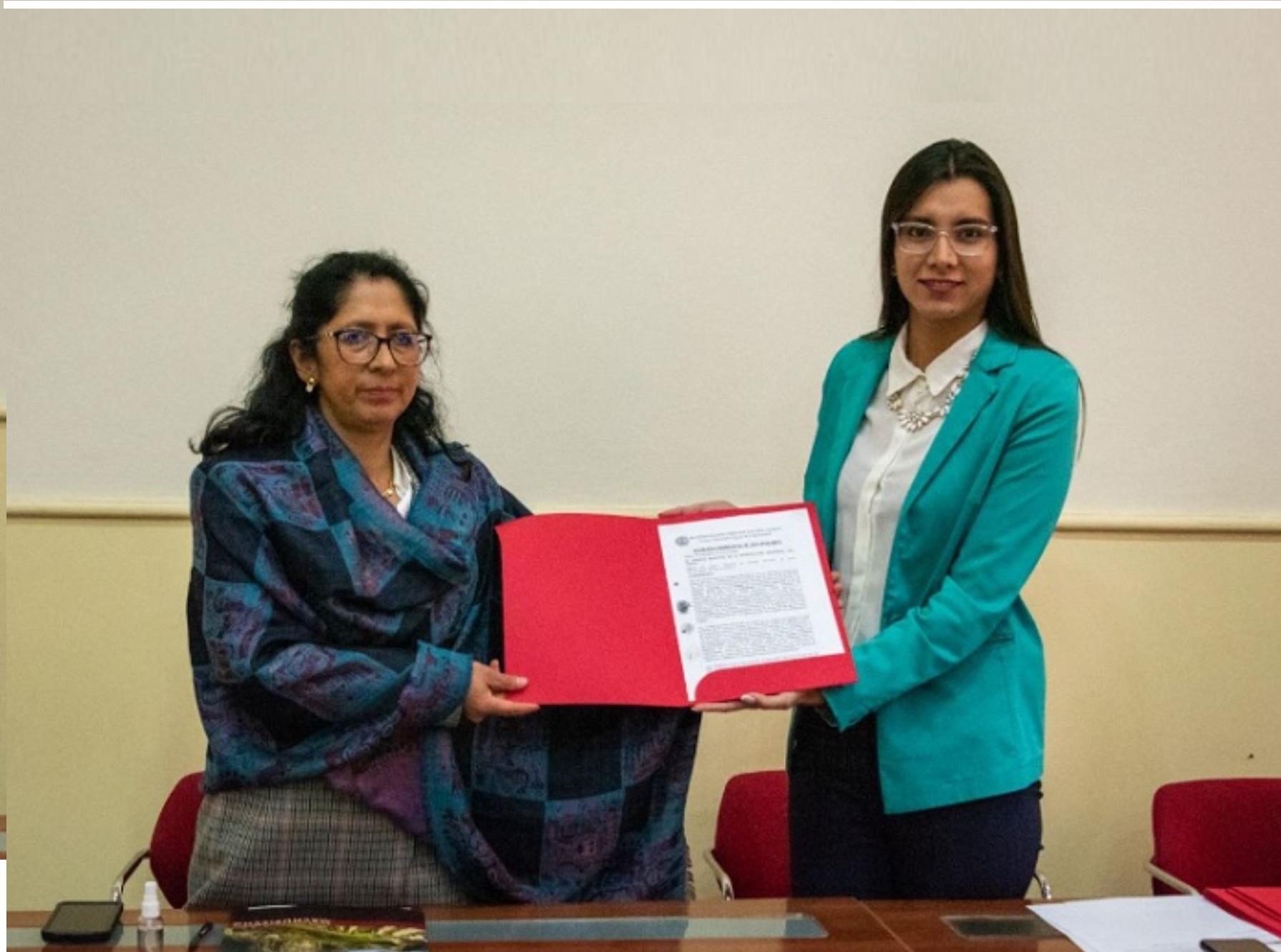 Entrega de Resolución Ministerial 000394-2021-DM/MC, de fecha 31 de diciembre del 2021, se aprobó la transferencia financiera a favor de la OEI y encargó a la Unidad Ejecutora 008: MC Proyectos Especiales, efectuar el seguimiento de la ejecución física y financiera para la implementación de los proyectos Parque Bicentenario.
