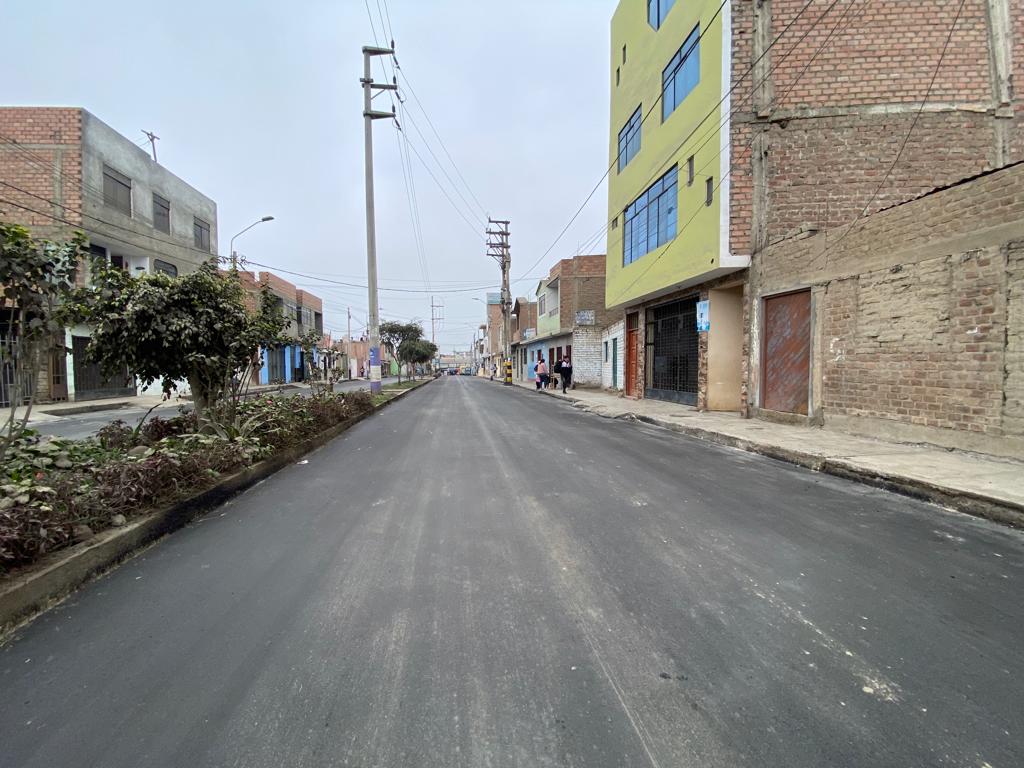 Alcalde supervisa avance de obra
