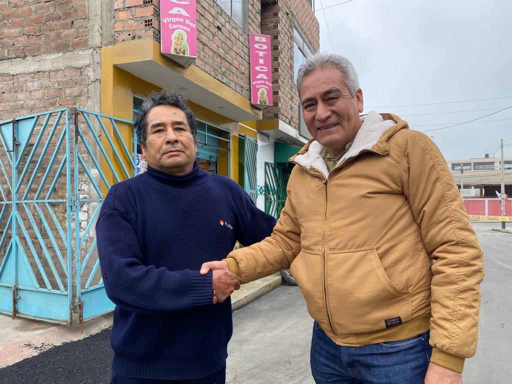Alcalde supervisa avance de obra