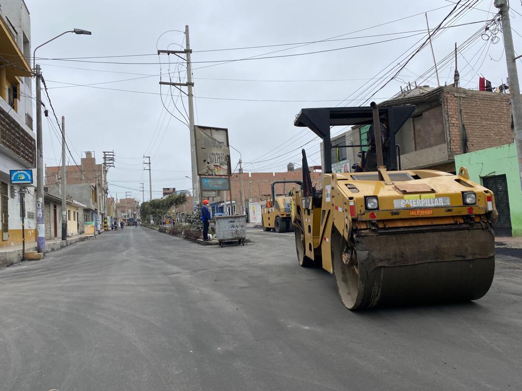 Alcalde supervisa avance de obra