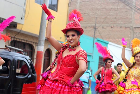 Pasacalle cultural de danzas