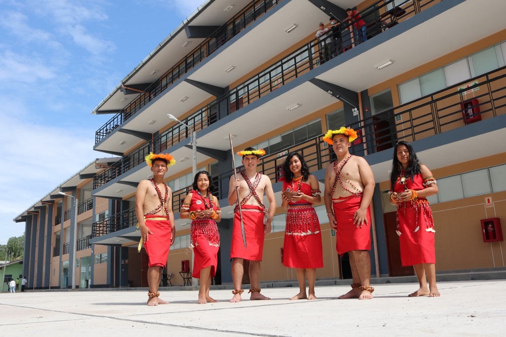 Estudiantes de pueblos originarios en la UNIFSLB