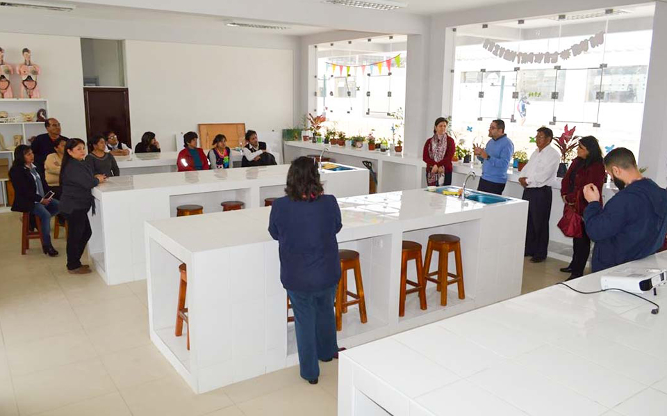 IMPLEMENTAN PLAN PILOTO PARA LA PREPARACIÓN EN CIENCIA Y TECNOLOGÍA DE DOCENTES DE CAÑETE