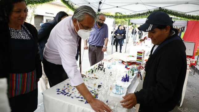 Viceministro de Poblaciones Vulnerables del MIMP y presidente (e) del Conadis, Mario Ríos visitó feria de emprendedores