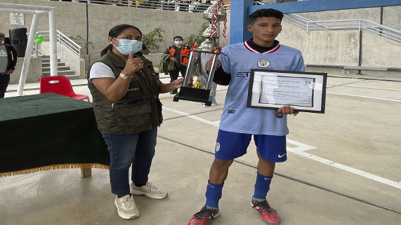 El día de ayer se desarrollo el Campeonato Ollerano Inter Escolar 2022 en presencia de la alcaldesa, la señora Sandra Foraquita Salazar.