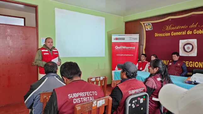 Capacitación a prefecto y subprefectos