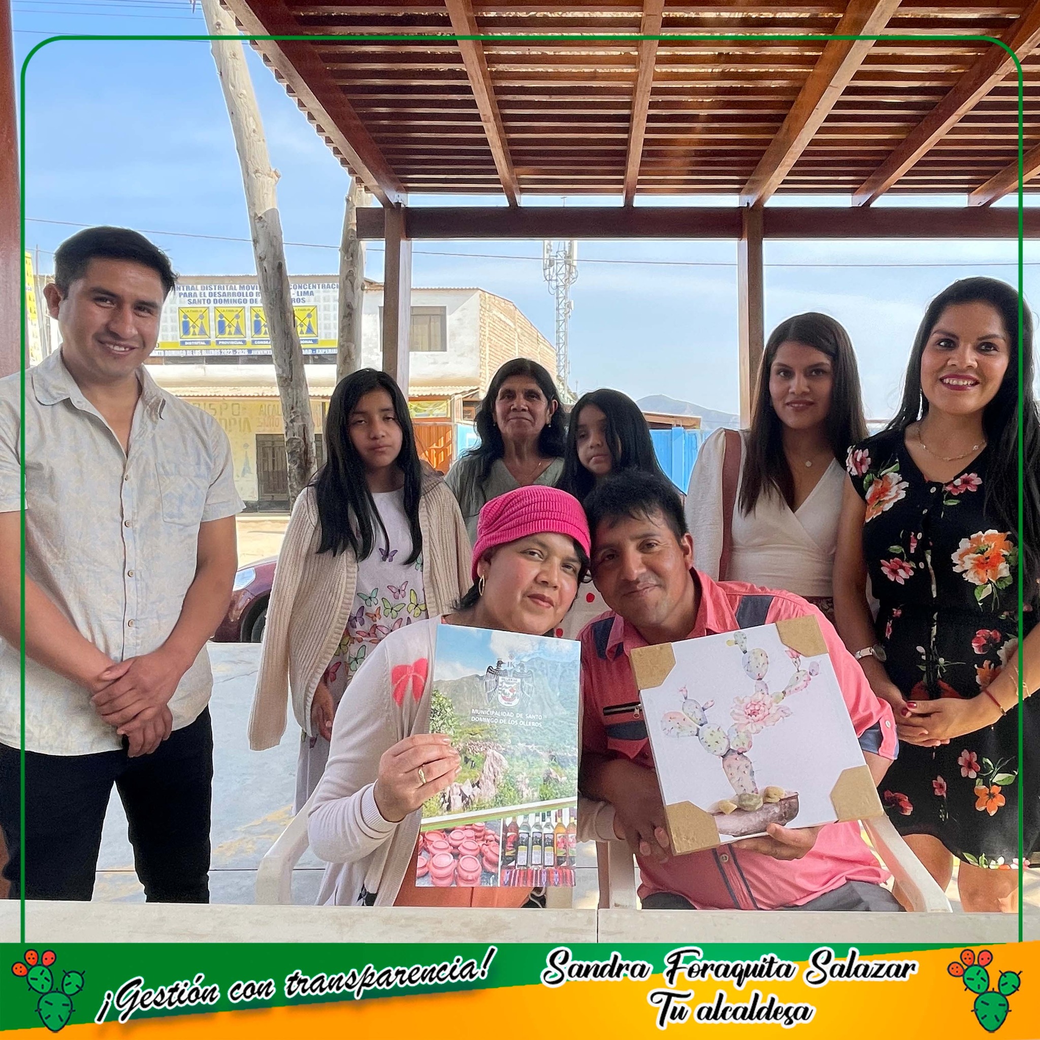 El día de hoy los vecinos de Villa Jardín Cucuya, José Miguel Arenas Vilacorta y María Virginia Hijuela Campos contrajeron Matrimonio Civil en los exteriores de la Municipalidad Distrital de Santo Domingo de los Olleros.