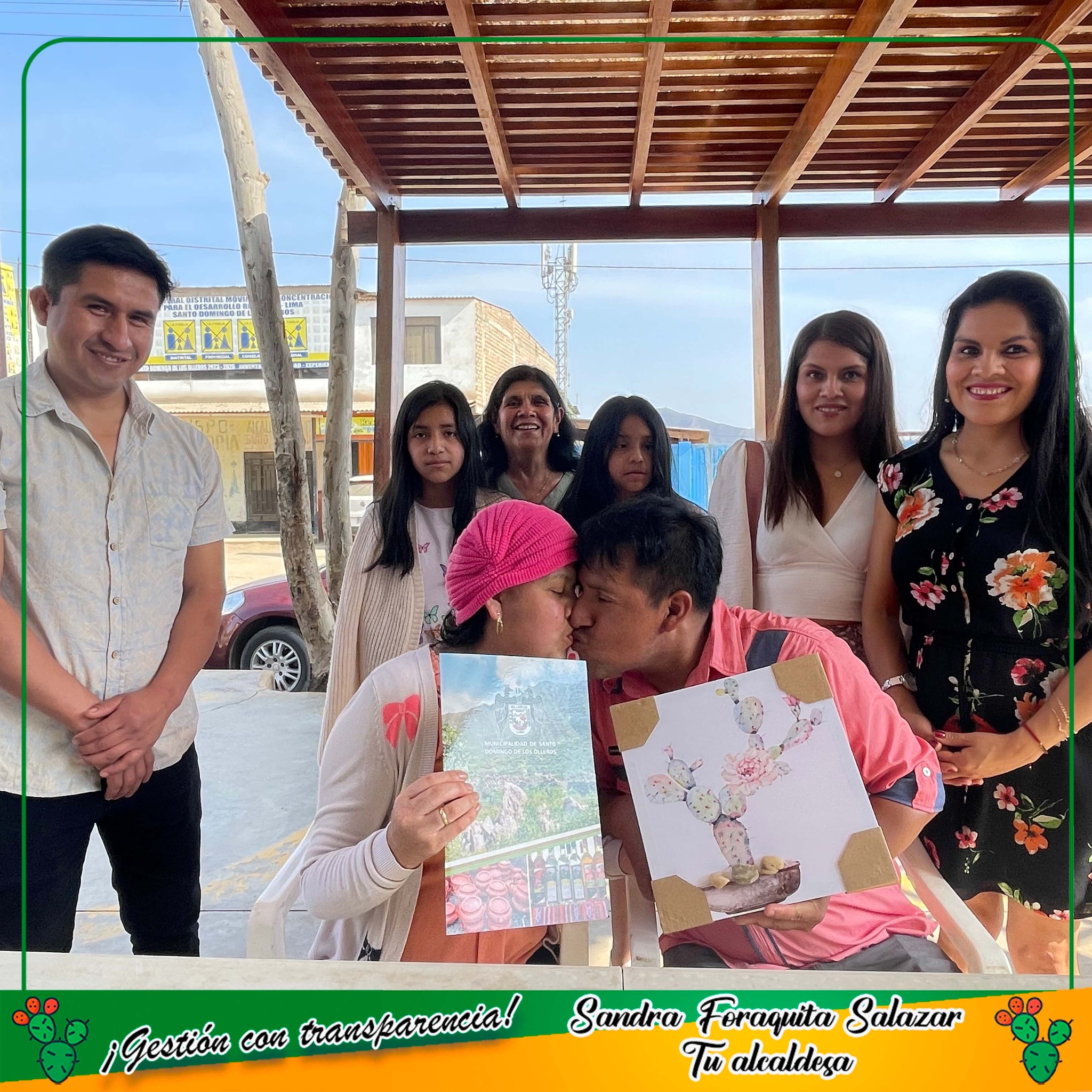 El día de hoy los vecinos de Villa Jardín Cucuya, José Miguel Arenas Vilacorta y María Virginia Hijuela Campos contrajeron Matrimonio Civil en los exteriores de la Municipalidad Distrital de Santo Domingo de los Olleros.