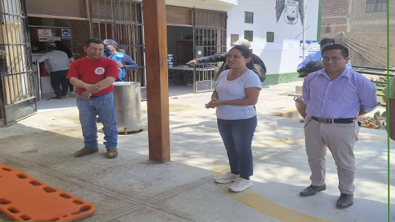 capacitación de primeros auxilios, la misma que estuvo a cargo del  Bombero Prevencionista Edgar Quezada Salazar