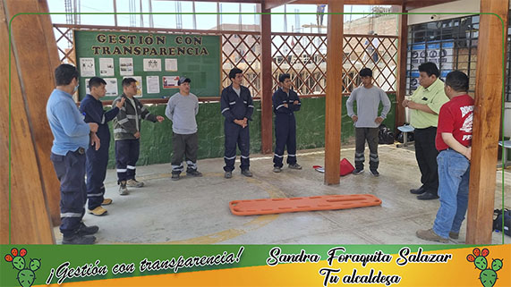 capacitación de primeros auxilios, la misma que estuvo a cargo del  Bombero Prevencionista Edgar Quezada Salazar