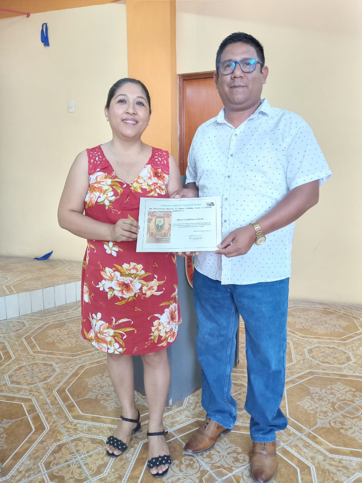 Alcalde de Salitral, entregó reconocimiento a Artesanos del Distrito