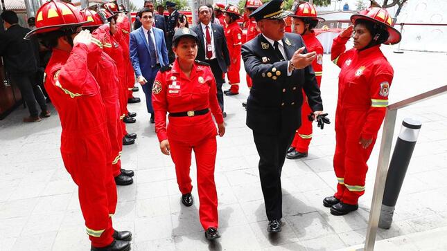 Ministra de Cultura participó en la conmemoración del aniversario de la Compañía de Bomberos voluntarios del Perú