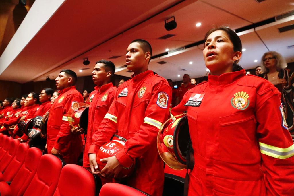 Ministra de Cultura participó en la conmemoración del aniversario de la Compañía de Bomberos voluntarios del Perú
