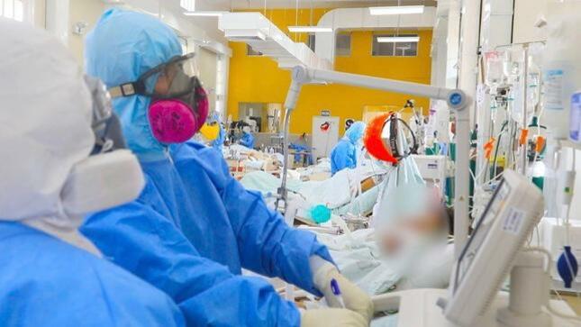 Minsa mayoría de hospitalizados no cuenta con vacuna contra la covid-19