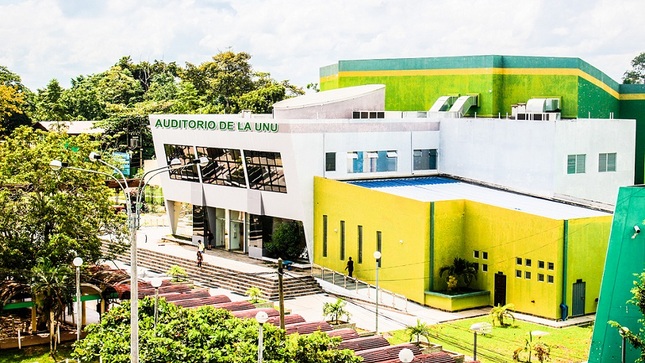 Auditorio central de la Universidad Nacional de Ucayali