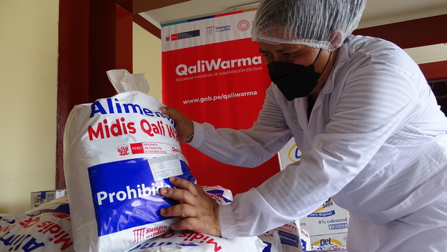 Entrega de alimentos a población vulnerable