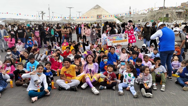 fotografía de niños en feria expojuventud