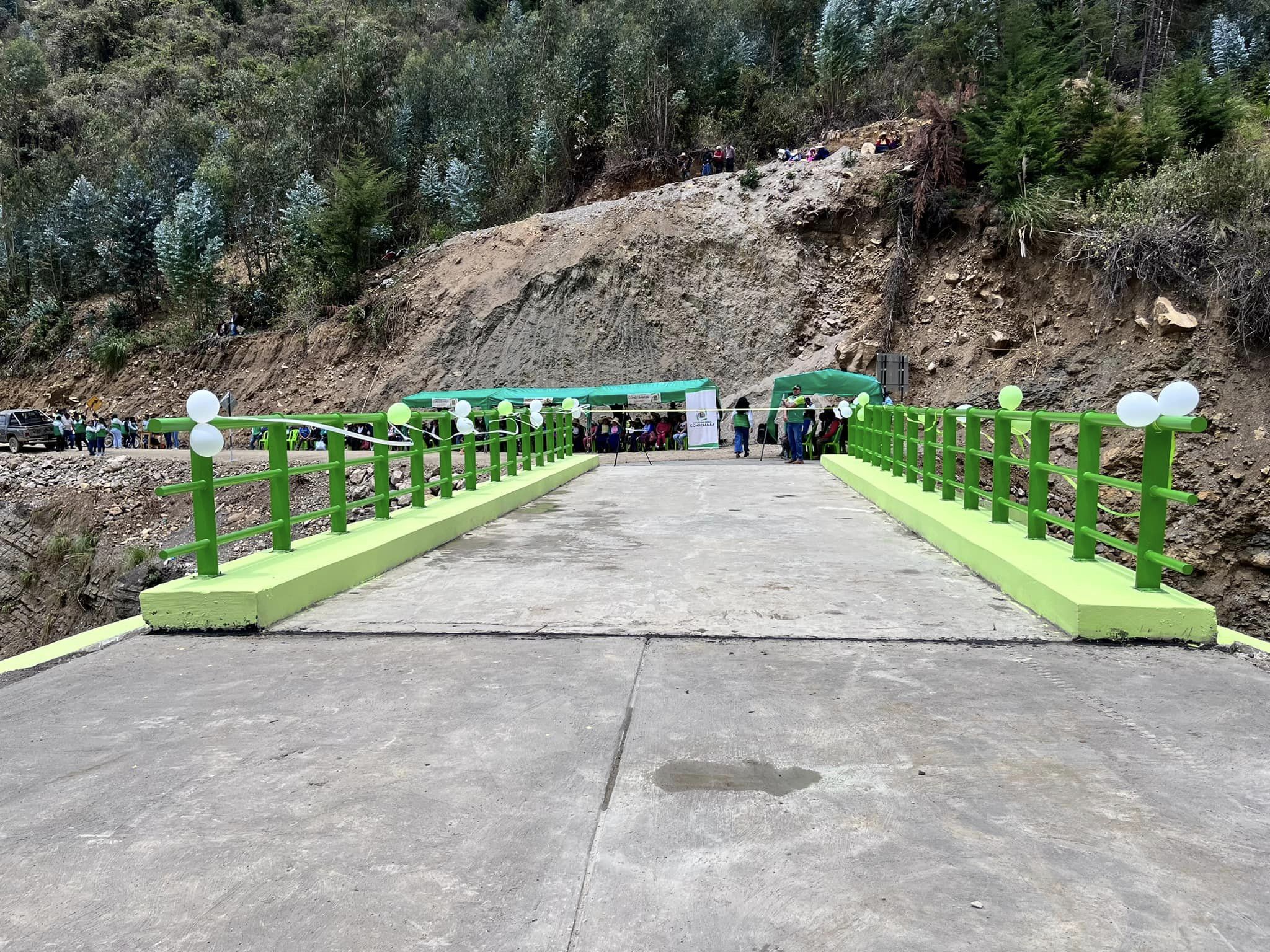 Se inauguró puente en Río Quebrada Honda