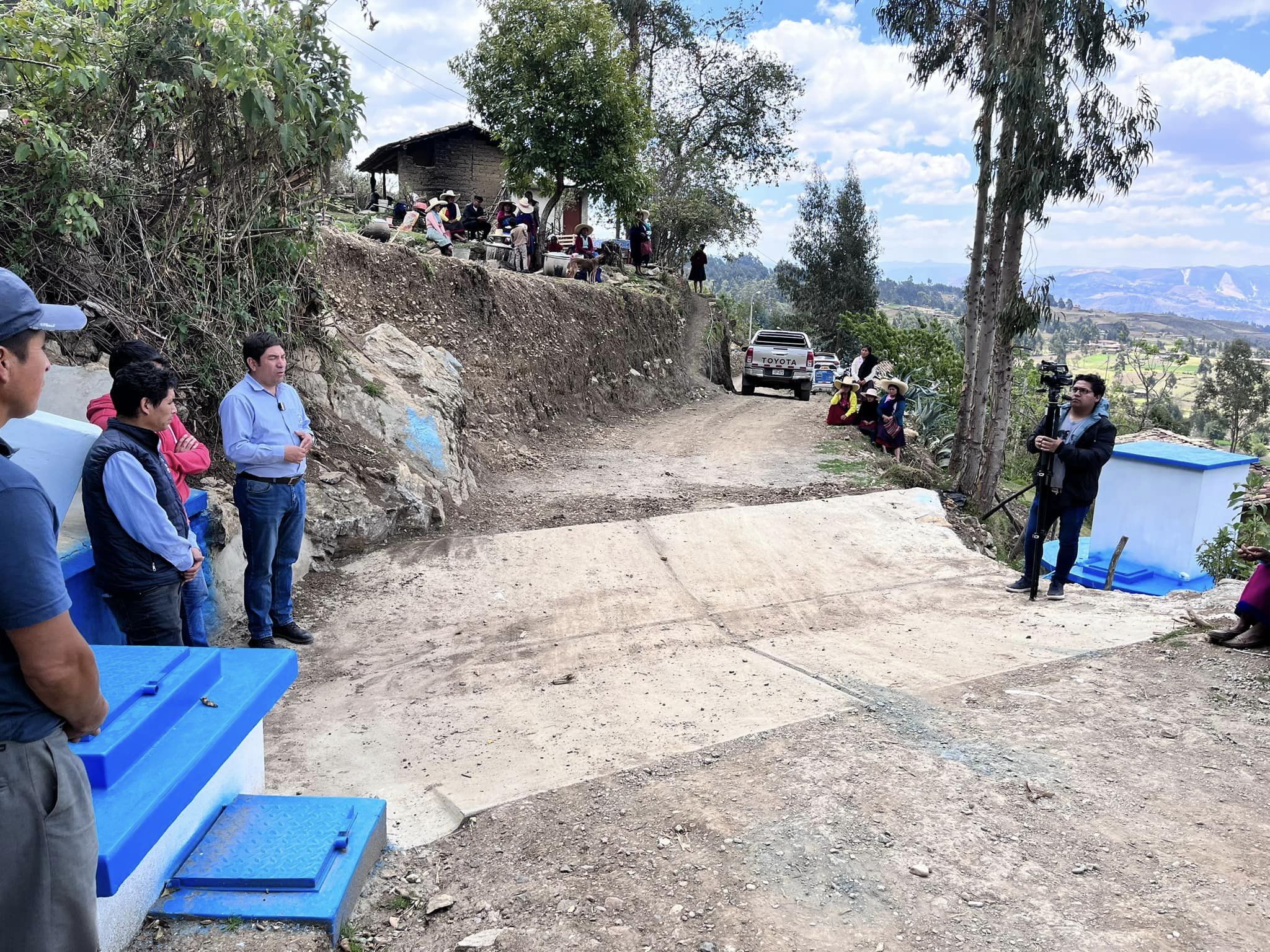 Apertura de cerca de tres kilómetros de carretera en la localidad de Chillacanday. 