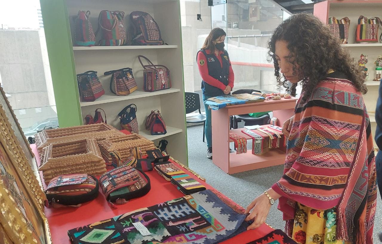 Productos de Cárceles Productivas son exhibidos en la 2° edición del año de “Ruraq maki, hecho a mano”