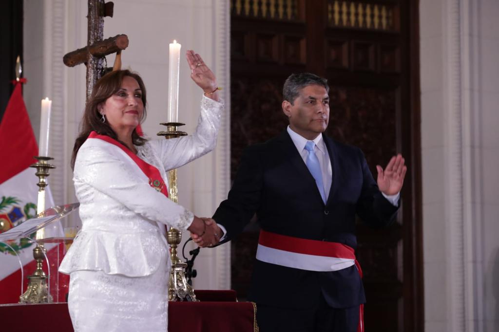 Tnte. Gral. PNP (r) César Cervantes jura como nuevo ministro del interior