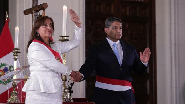 Tnte. Gral. PNP (r) César Cervantes jura como nuevo ministro del interior
