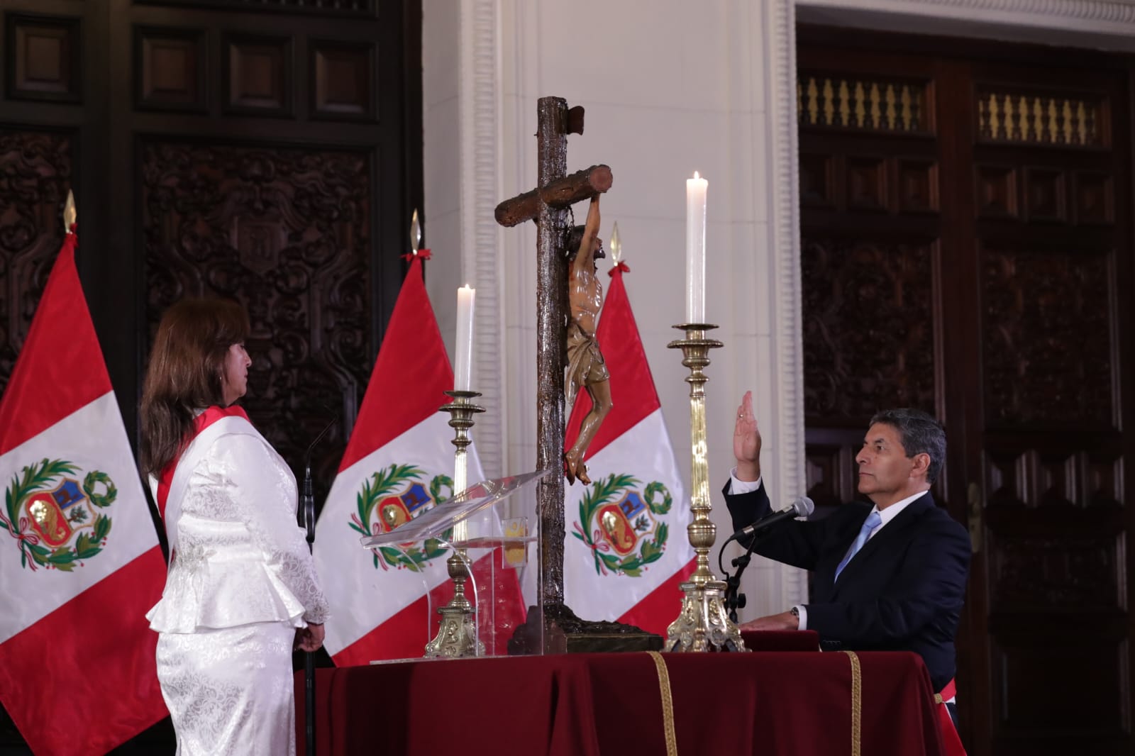 Tnte. Gral. PNP (r) César Cervantes jura como nuevo ministro del interior